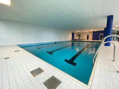 KYANIT APARTMENT: FREE PARKING + POOL + NETFLIX in Wuppertal, Deutschland