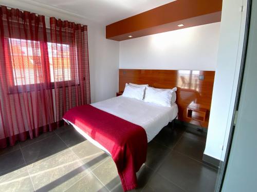 Double Room with Sea View image 7