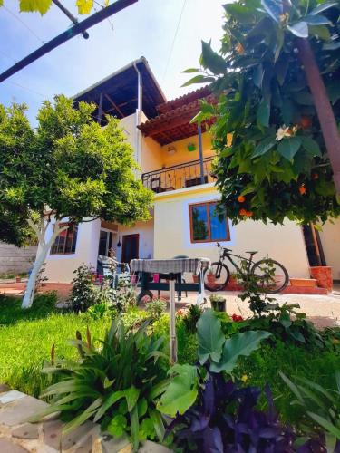 2 bedrooms, 4 beds