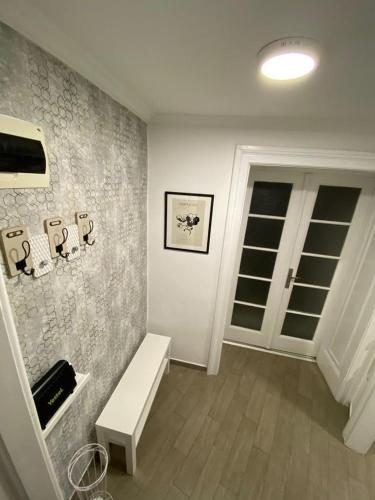 貝爾格勒 Lana apartman 3星级 单人房 泳池