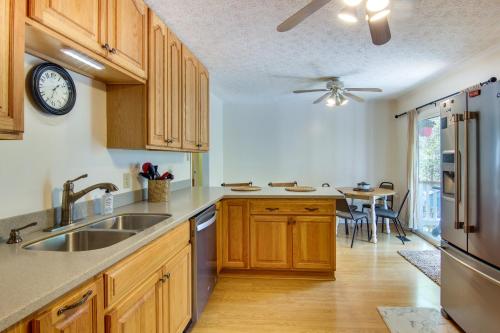 Pet-Friendly Black Mountain Vacation Home with Deck in Black Mountain, USA