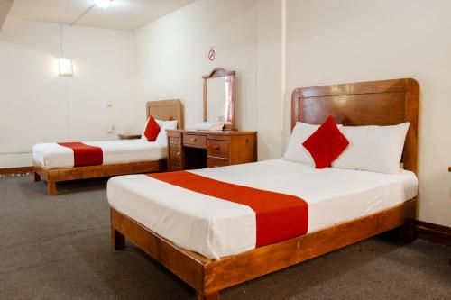 Standard Two Beds  image 8