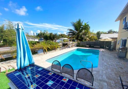 Tarpon Harbor 1 - Waterfront pool home near beach & downtown Las Olas