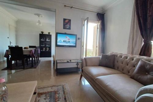 comfortable, safty place and strategic location,near to ein shams and elazhar University, 150 meter to Technical milatry college and Medical college