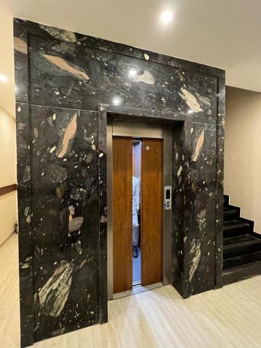 THE PARK AVENUE near Erőd Múzeum