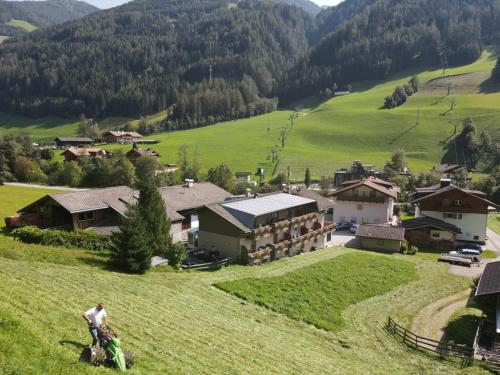 MOUNTAIN ALPIN Hotel Sonnleiten - Cadipietra / Steinhaus