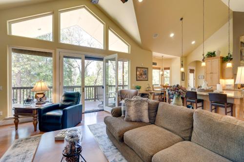 Furnished Decks & Grill: Peaceful Pioneer Home! in Pioneer (CA)