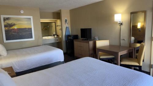 Queen Room with Two Queen Beds - Non-Smoking