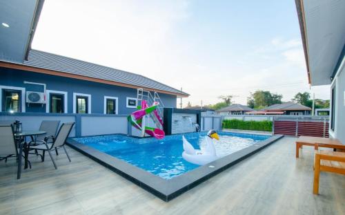 AQ32 The Pool Villa Pattaya