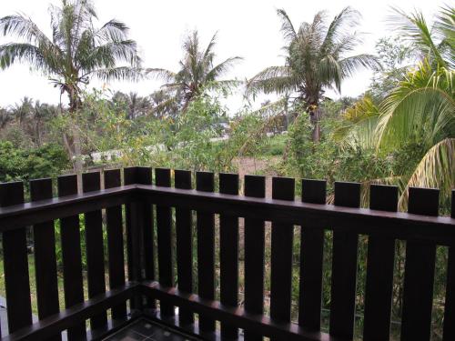 Quadruple Room with Balcony image 10