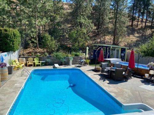 Okanagan Saltwater Pool & Swimspa Oasis