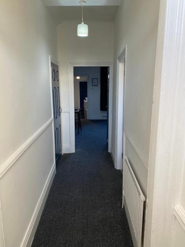 Overhill - Spacious 2 bed ground floor flat close to Newcastle, Gateshead (foto 2)