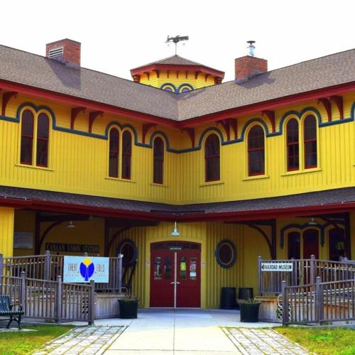 Walk to the Outfield of Lime Rock Park in 雷克維爾