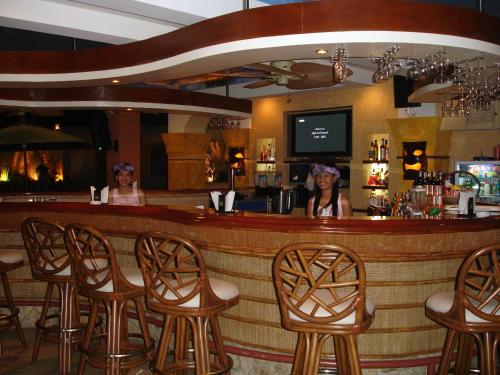 Highly-rated bar
