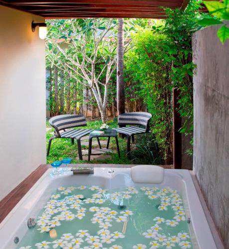 Private Jacuzzi Villa - Double image 9