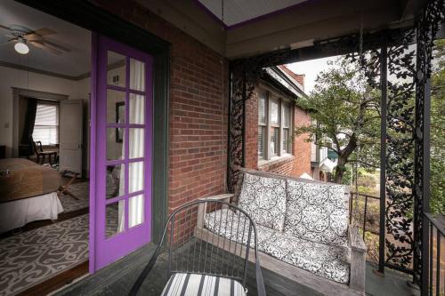 Memphis Belvedere Suites Upper Deluxe King 1 Bedroom near Overton Park