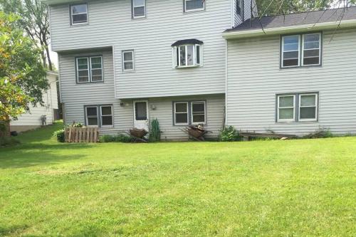 Family-Friendly Home CLOSE to SYR Univ DWNTWN & THE DOME! Location Location Location in Syracuse, USA
