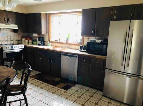 Family-Friendly Home CLOSE to SYR Univ DWNTWN & THE DOME! Location Location Location in Dewitt (NY)