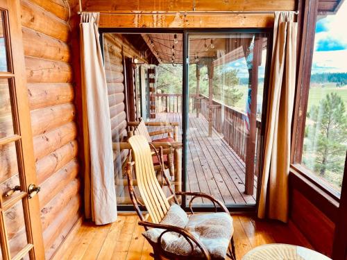 Runway Cabin Retreat With Private Hot Tub!