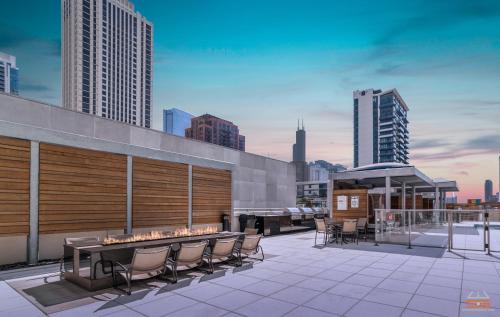K2 Sky High Apartments with Stunning Chicago Views in West Loop detail