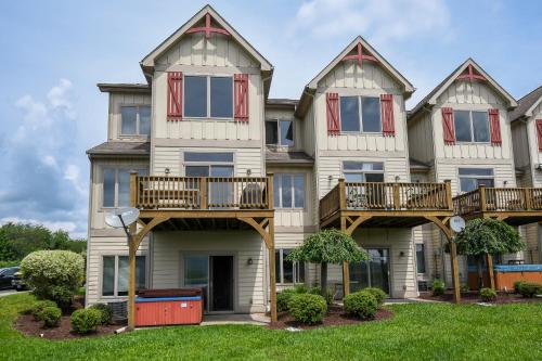 The Lake & Ski Haus in McHenry, USA
