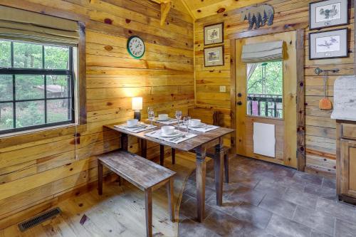 Beaver Lake Vacation Rental with Private Hot Tub! in Eureka Springs, USA