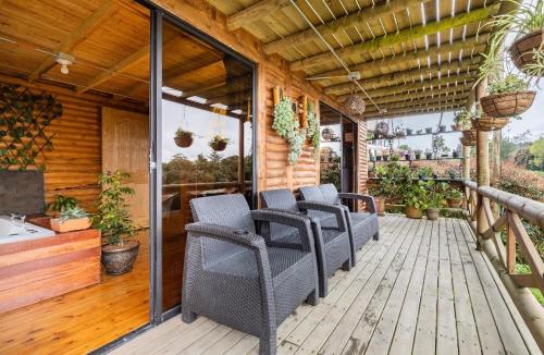 Luz del bosque, chalet con jacuzzi y chimenea en Santa Elena, Medellín (Foto 7)
