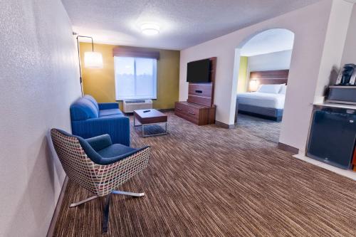 Holiday Inn Express Hotel & Suites Goshen an IHG Hotel - image 12