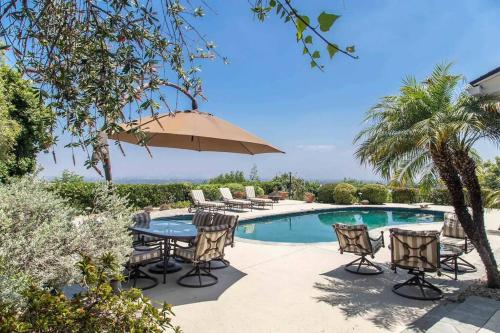 Amazing View-Pool-Spa Home Near Universal Studios & Beverly Hills in Los Angeles, USA