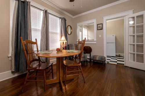 Memphis Belvedere Suites Lower King 1 bedroom near Overton Park