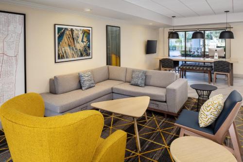 Holiday Inn & Suites Boca Raton - North