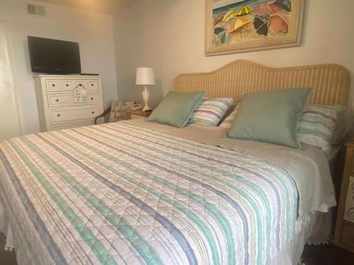 Compass Point 506 by ALBVR - Beautiful Lagoon-Front condo with great views, fishing pier, outdoor pool, indoor pool, and fitness room