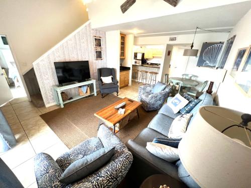Sugar Beach 321 by ALBVR - Beautiful condo at the beach from ALBVR! detail