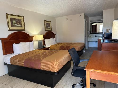 Carom Inn a Travelodge by Wyndham Denham Springs-Baton Rouge