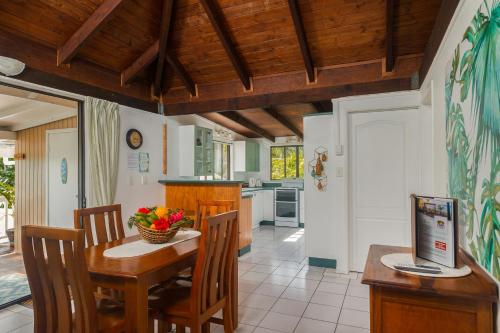 Dotări, The Cooks Oasis Holiday Villas in Rarotonga
