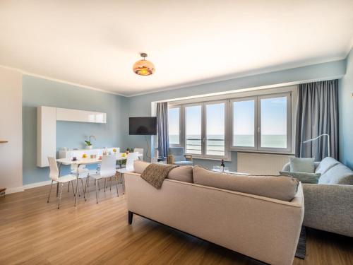 Triton 502 Completely renovated apartment with fantastic sea views