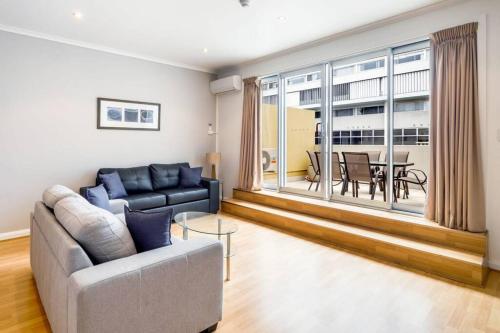 Ideal 1BR Suite near the Manly Beach with Pool