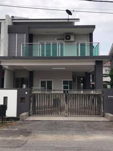Homestay Sitiawan 32