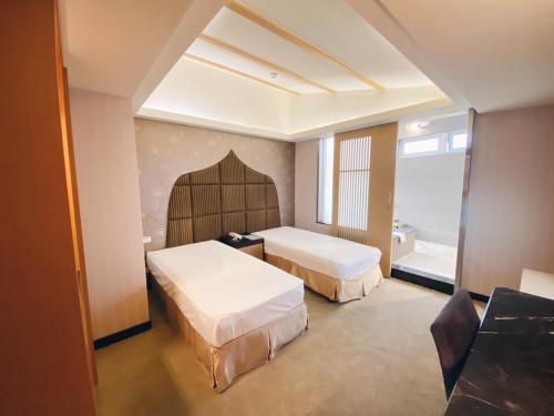 room detail thumbnail 0