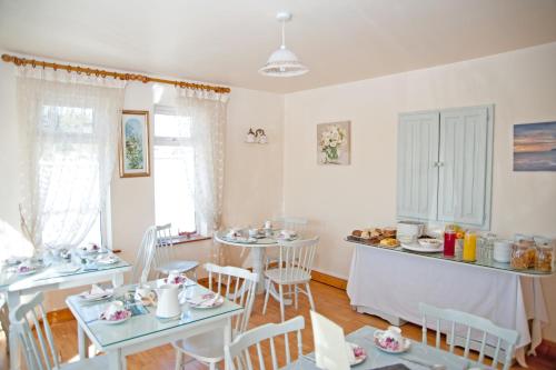 Ресторан, Tower Lodge B&B in Мелоу