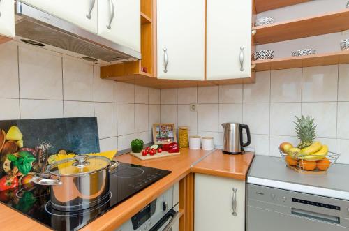 Two bedroom apartment Smile with spacious terrace and secure private garage, Split (photo 9)