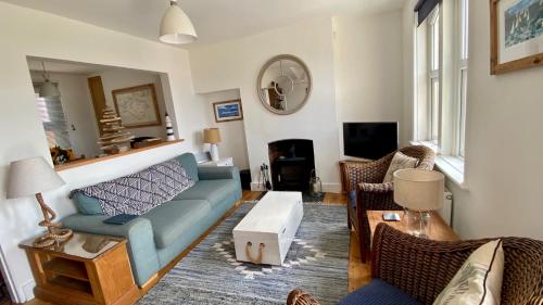 Cozy coastguard cottage with sea views in East Cowes