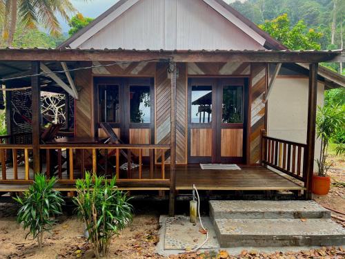 ระเบียง/ชานเรือน, Swiss Cottage Tioman in เกาะติโอมัน