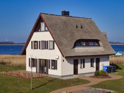 idyllisches Ferienhaus mit eigener Sauna, Kamin und Terrasse - Haus Kranich