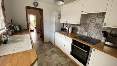 Cozy coastguard cottage with sea views in East Cowes