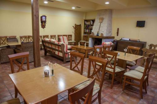 Restorāns, Hotel Rural La Plazuela in Aldealenhua