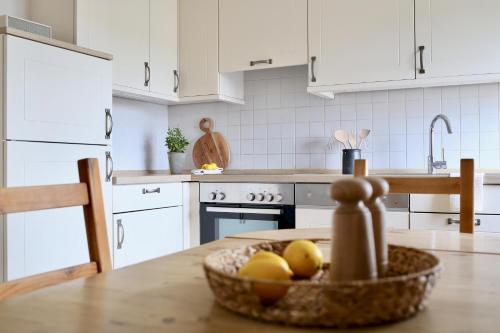 Kitchen, Nordsee Bauernhof Wulff - Fewo "Nordstrand" in Reussenkoge