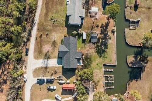 Otter Banks Retreat home