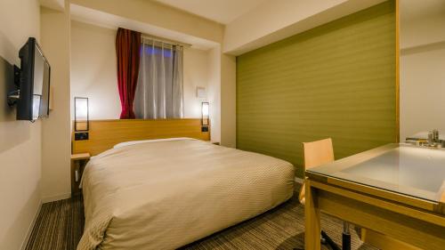 King Room - Non-Smoking image 3