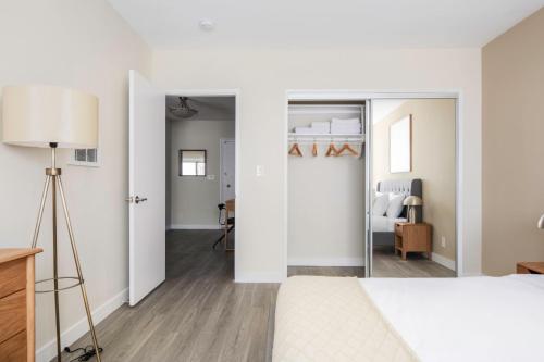 Santa Monica 1BR w Rooftop nr Santa Monica Pier LAX-297, Los Angeles (fotografie 10)